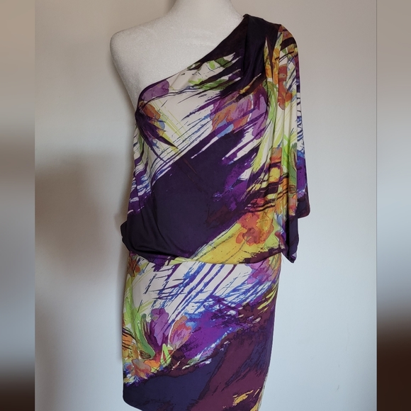 Dress - Picture 2 of 7